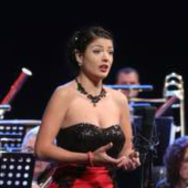 ioana_600x600_crop_and_resize_to_fit_478b24840a